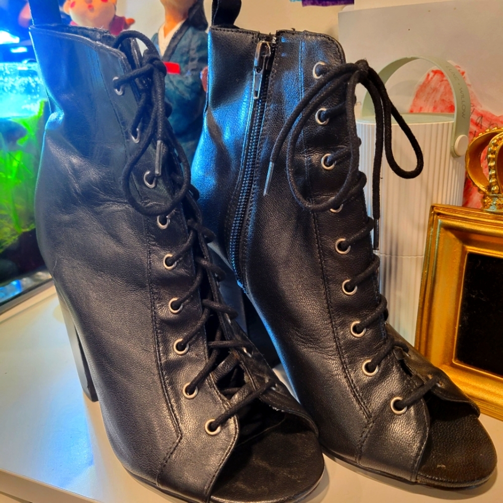 Kelsi Dagger Lace up Boots